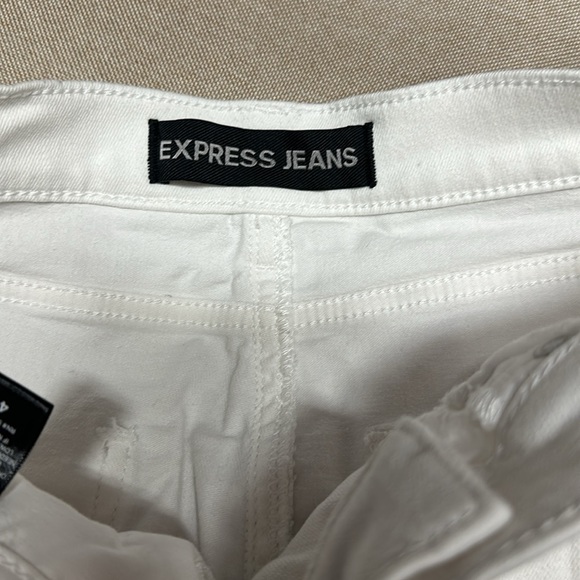 Express distressed white jean skirt size 4 - Picture 4 of 9